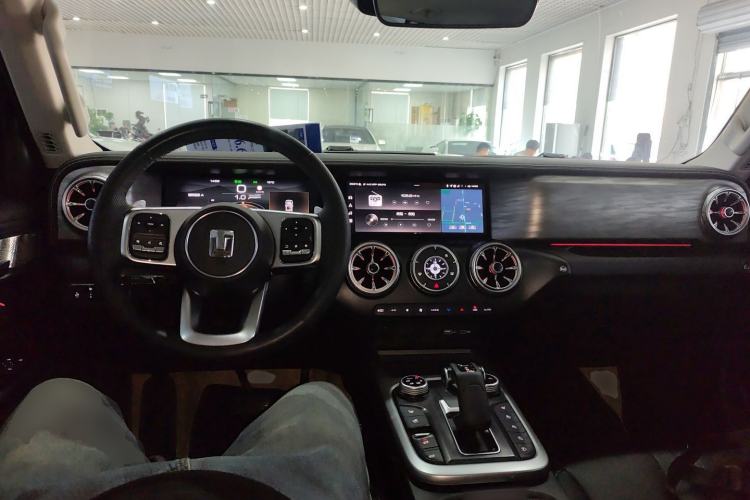 Used Tank 300 2023 City Edition 2.0T—Stylish as Ever Center Console
