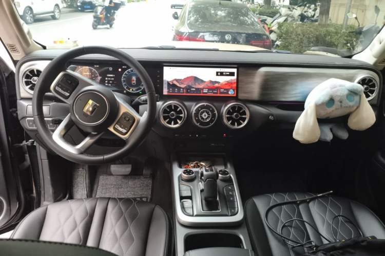 Used Tank 300 2023 Off-Road Edition 2.0T Challenger Center Console