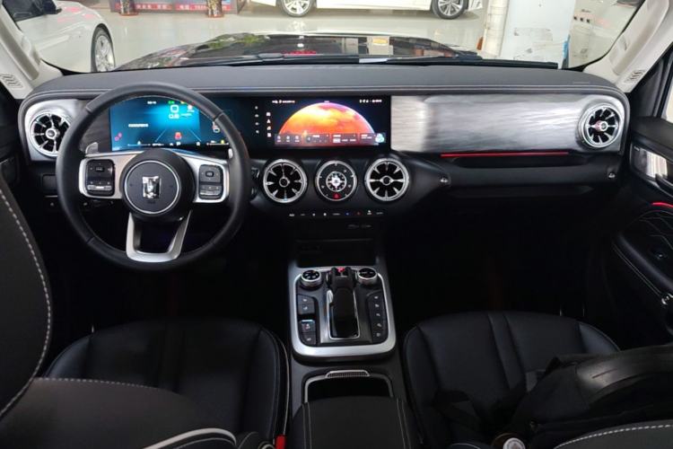 Used Tank 300 2023 City Edition 2.0T—Stylish as Ever Center Console
