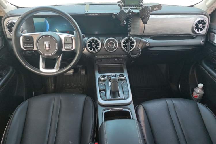 Used Tank 300 2023 City Edition 2.0T—Stylish as Ever Center Console