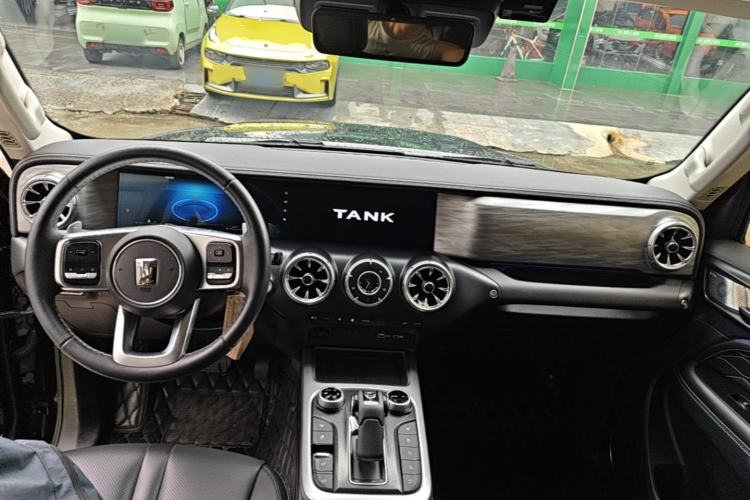 Used Tank 300 2023 City Edition 2.0T—Stylish as Ever Center Console