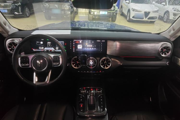 Used Tank 300 2023 City Edition 2.0T—Stylish as Ever Center Console