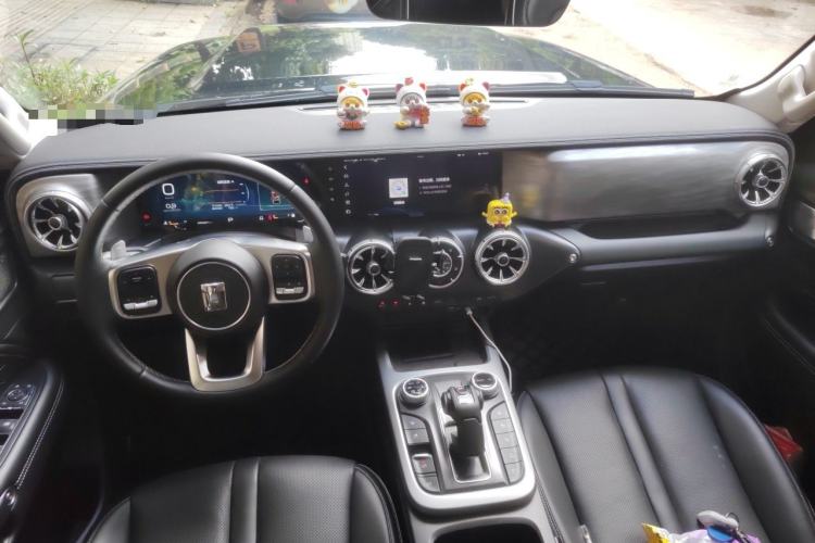 Used Tank 300 2023 City Edition 2.0T—Stylish as Ever Center Console