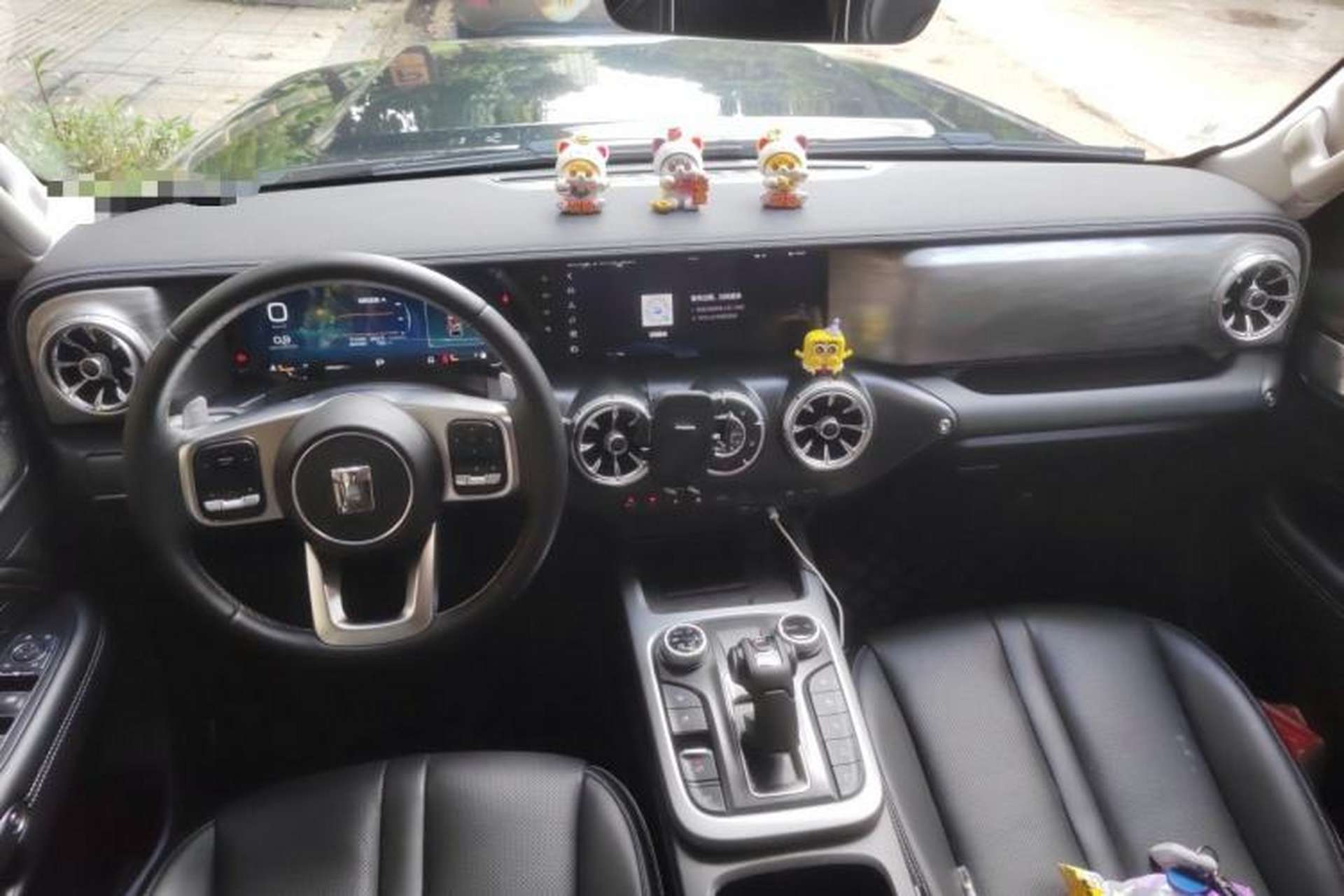 Used Tank 300 2023 City Edition 2.0T—Stylish as Ever Center Console
