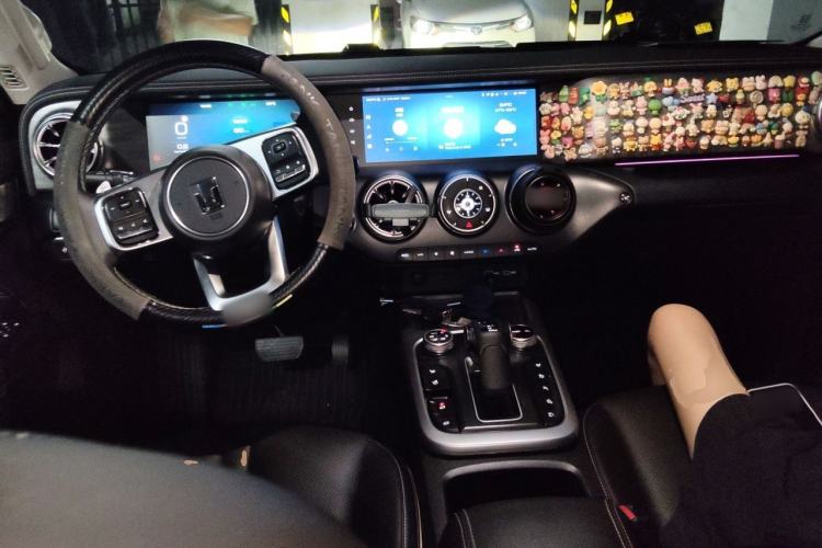 Used Tank 300 2023 City Edition 2.0T—Stylish as Ever Center Console