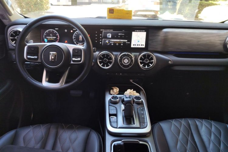 Used Tank 300 2023 Off-Road Edition 2.0T Challenger Center Console