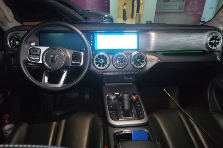 Used Tank 300 2023 City Edition 2.0T—Stylish as Ever Center Console