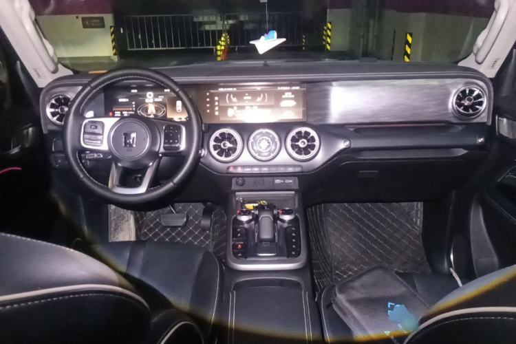 Used Tank 300 2023 Off-Road Edition 2.0T Conqueror Center Console