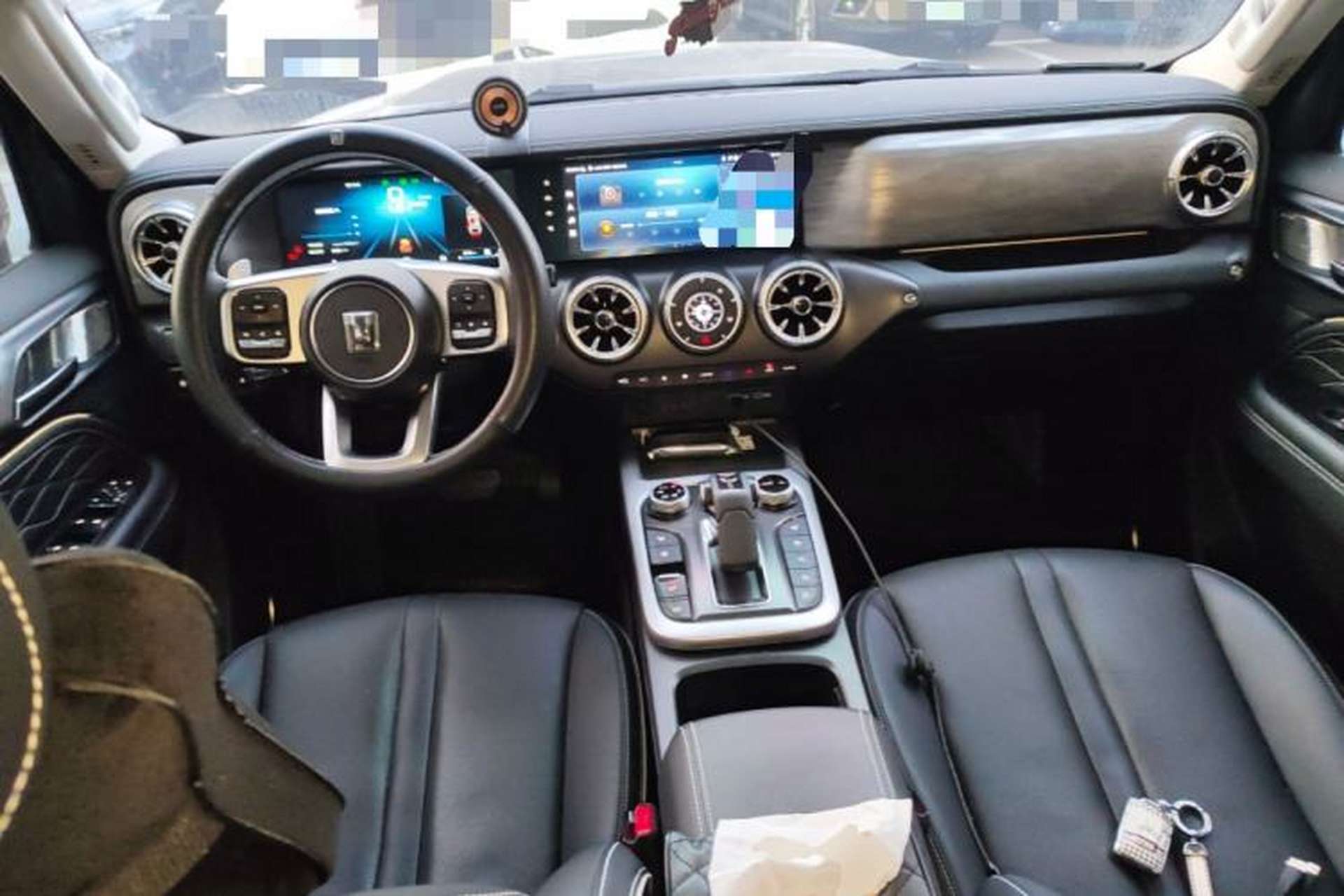 Used Tank 300 2023 City Edition 2.0T—Stylish as Ever Center Console