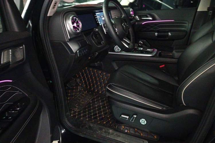 Used Tank 300 2023 City Edition 2.0T—Stylish as Ever Driver Seat
