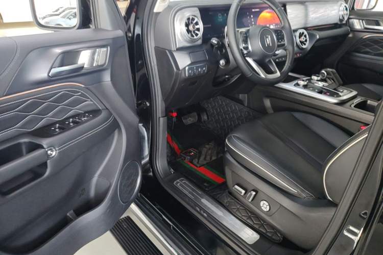 Used Tank 300 2023 City Edition 2.0T—Stylish as Ever Driver Seat