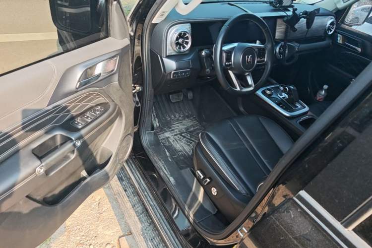 Used Tank 300 2023 City Edition 2.0T—Stylish as Ever Driver Seat