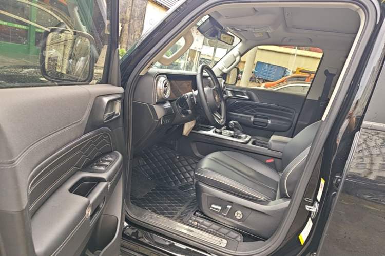 Used Tank 300 2023 City Edition 2.0T—Stylish as Ever Driver Seat