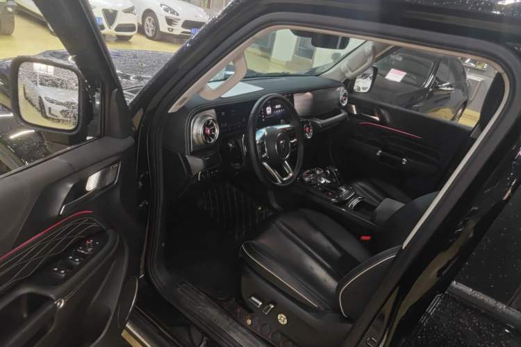 Used Tank 300 2023 City Edition 2.0T—Stylish as Ever Driver Seat