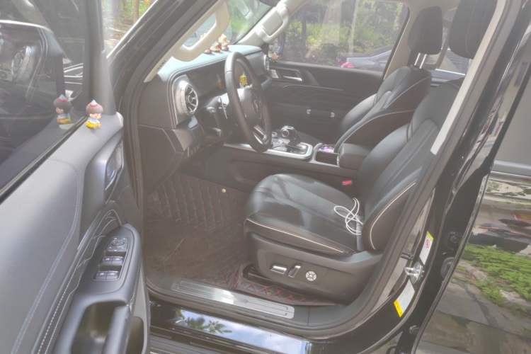 Used Tank 300 2023 City Edition 2.0T—Stylish as Ever Driver Seat