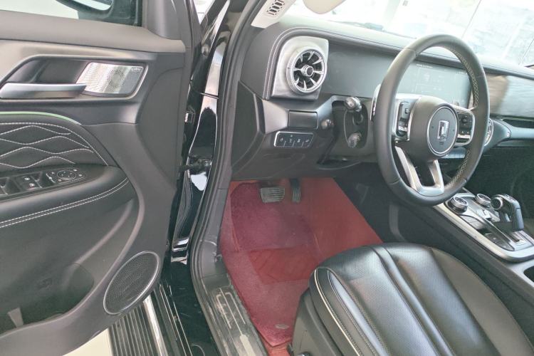 Used Tank 300 2023 City Edition 2.0T—Stylish as Ever Driver Seat