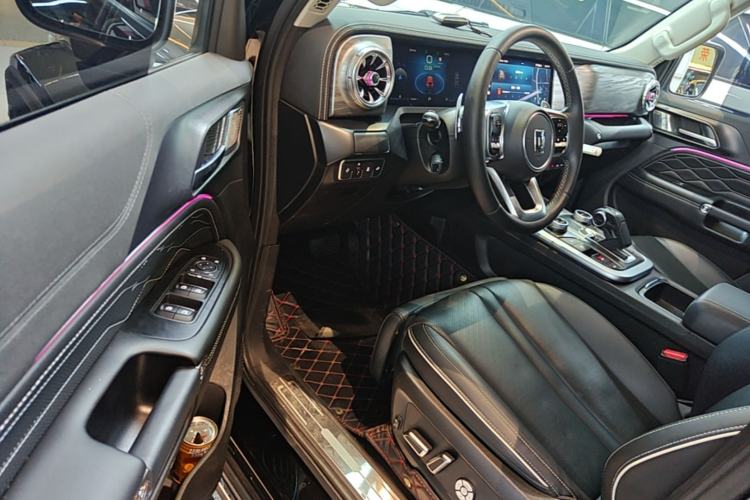 Used Tank 300 2023 City Edition 2.0T—Stylish as Ever Driver Seat