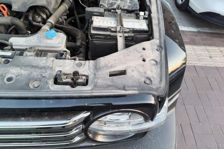 Used Tank 300 2023 City Edition 2.0T—Stylish as Ever Engine Bay Left