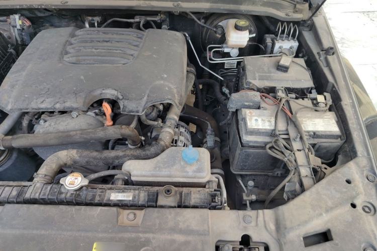 Used Tank 300 2023 City Edition 2.0T—Stylish as Ever Engine Bay Left