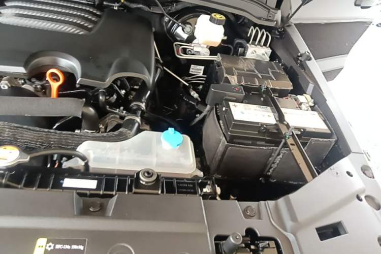 Used Tank 300 2023 City Edition 2.0T—Stylish as Ever Engine Bay Left