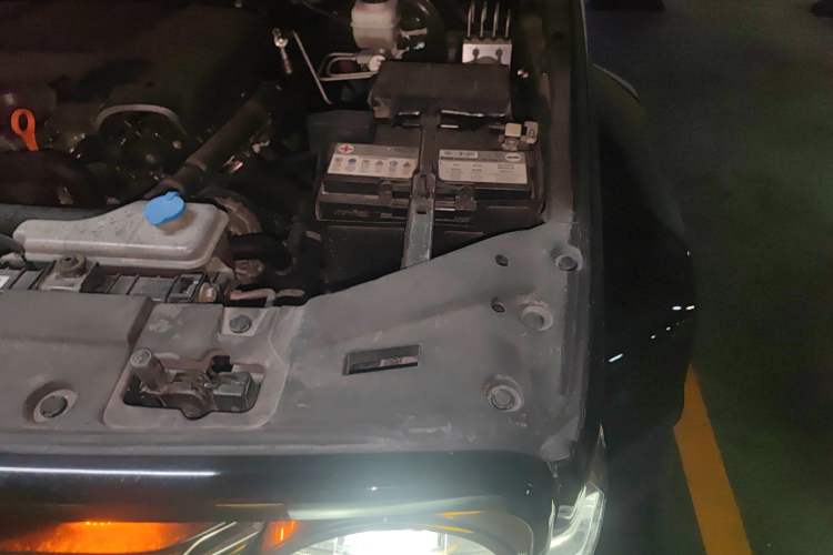 Used Tank 300 2023 City Edition 2.0T—Stylish as Ever Engine Bay Left