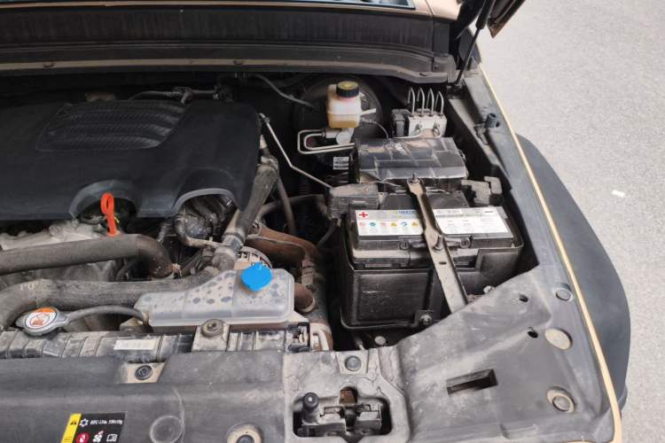 Used Tank 300 2023 Off-Road Edition 2.0T Challenger Engine Bay Left