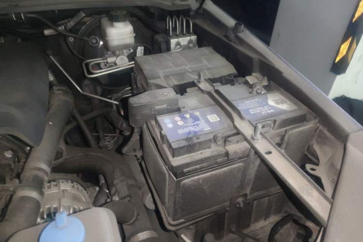 Used Tank 300 2023 City Edition 2.0T—Stylish as Ever Engine Bay Left