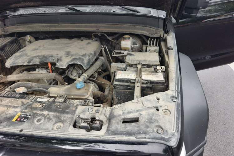 Used Tank 300 2023 Off-Road Edition 2.0T Challenger Engine Bay Left