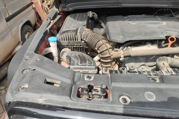 Used Tank 300 2023 Off-Road Edition 2.0T Challenger Engine Bay Right