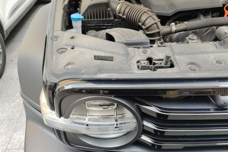 Used Tank 300 2023 Off-Road Edition 2.0T Challenger Engine Bay Right