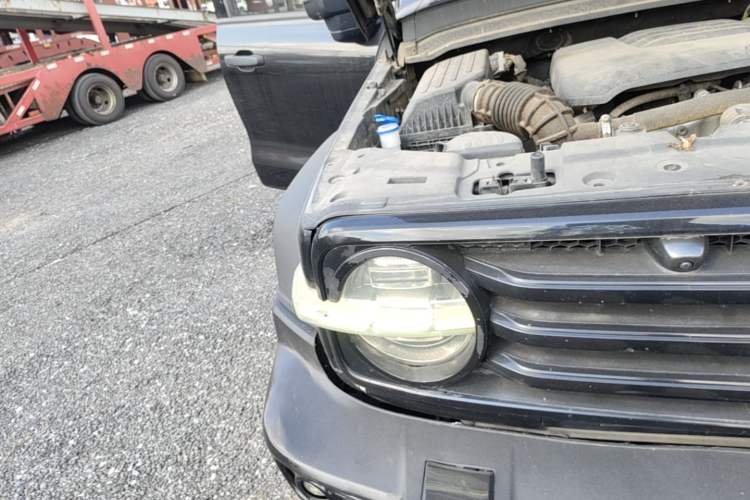 Used Tank 300 2023 Off-Road Edition 2.0T Challenger Engine Bay Right