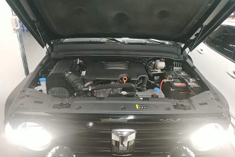 Used Tank 300 2023 Off-Road Edition 2.0T Challenger Engine Bay
