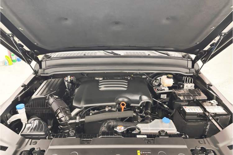 Used Tank 300 2023 City Edition 2.0T—Stylish as Ever Engine Bay