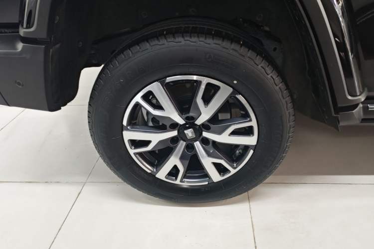 Used Tank 300 2023 City Edition 2.0T—Stylish as Ever Exterior 5