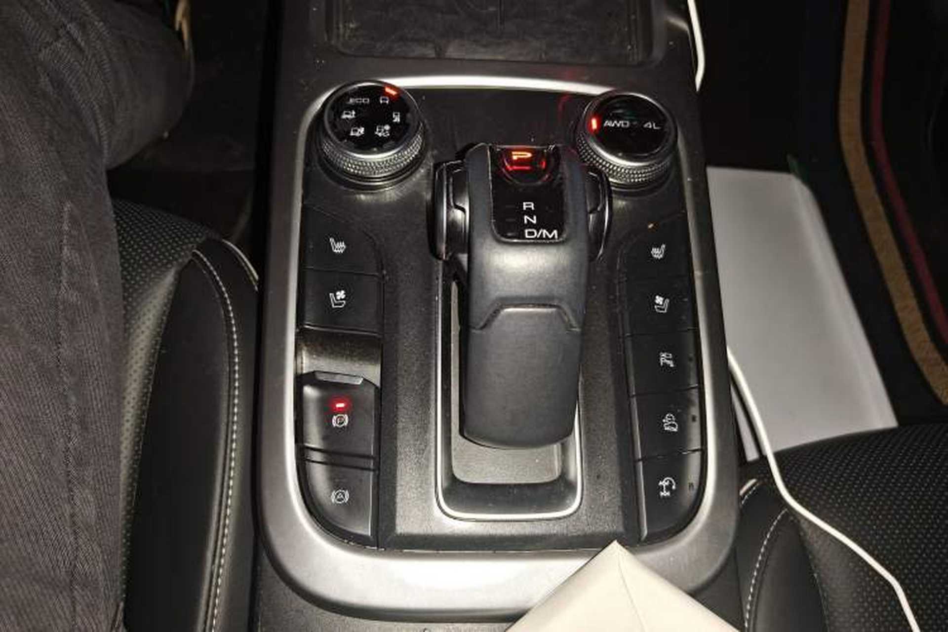 Used Tank 300 2023 City Edition 2.0T—Stylish as Ever Gear Lever