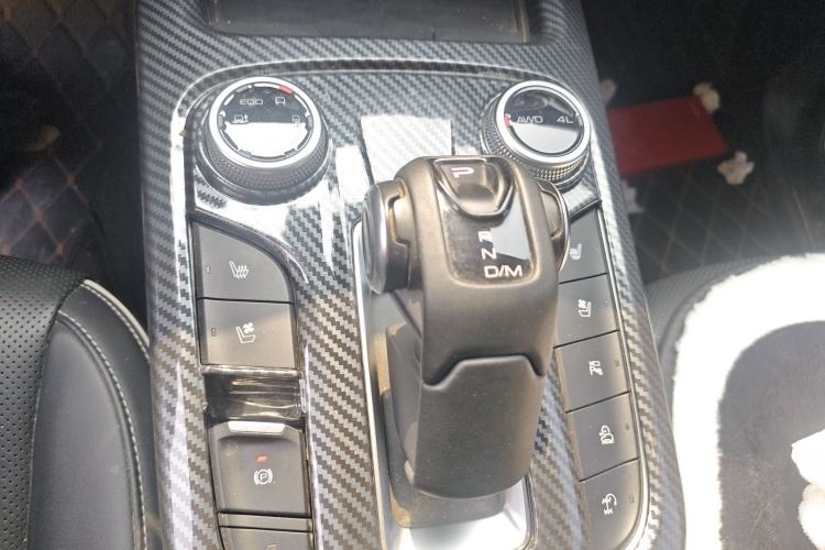 Used Tank 300 2023 City Edition 2.0T—Stylish as Ever Gear Lever