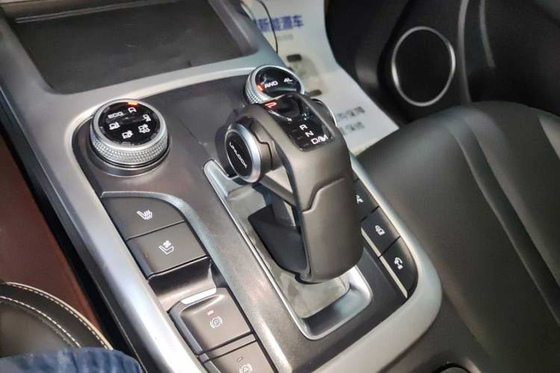 Used Tank 300 2023 City Edition 2.0T—Stylish as Ever Gear Lever