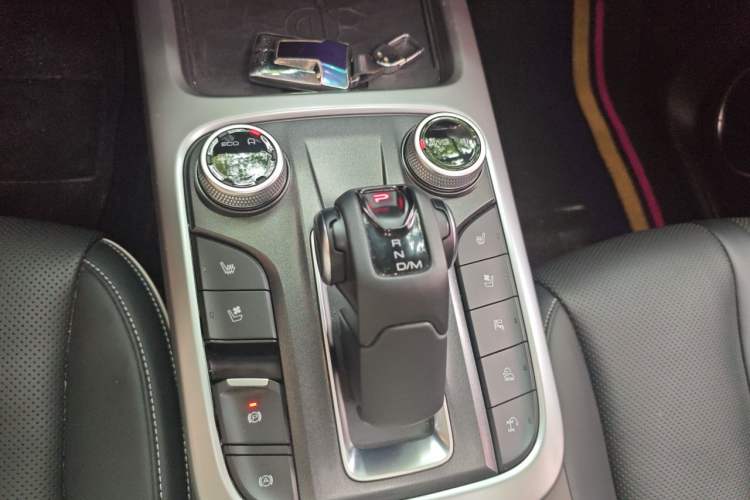 Used Tank 300 2023 City Edition 2.0T—Stylish as Ever Gear Lever