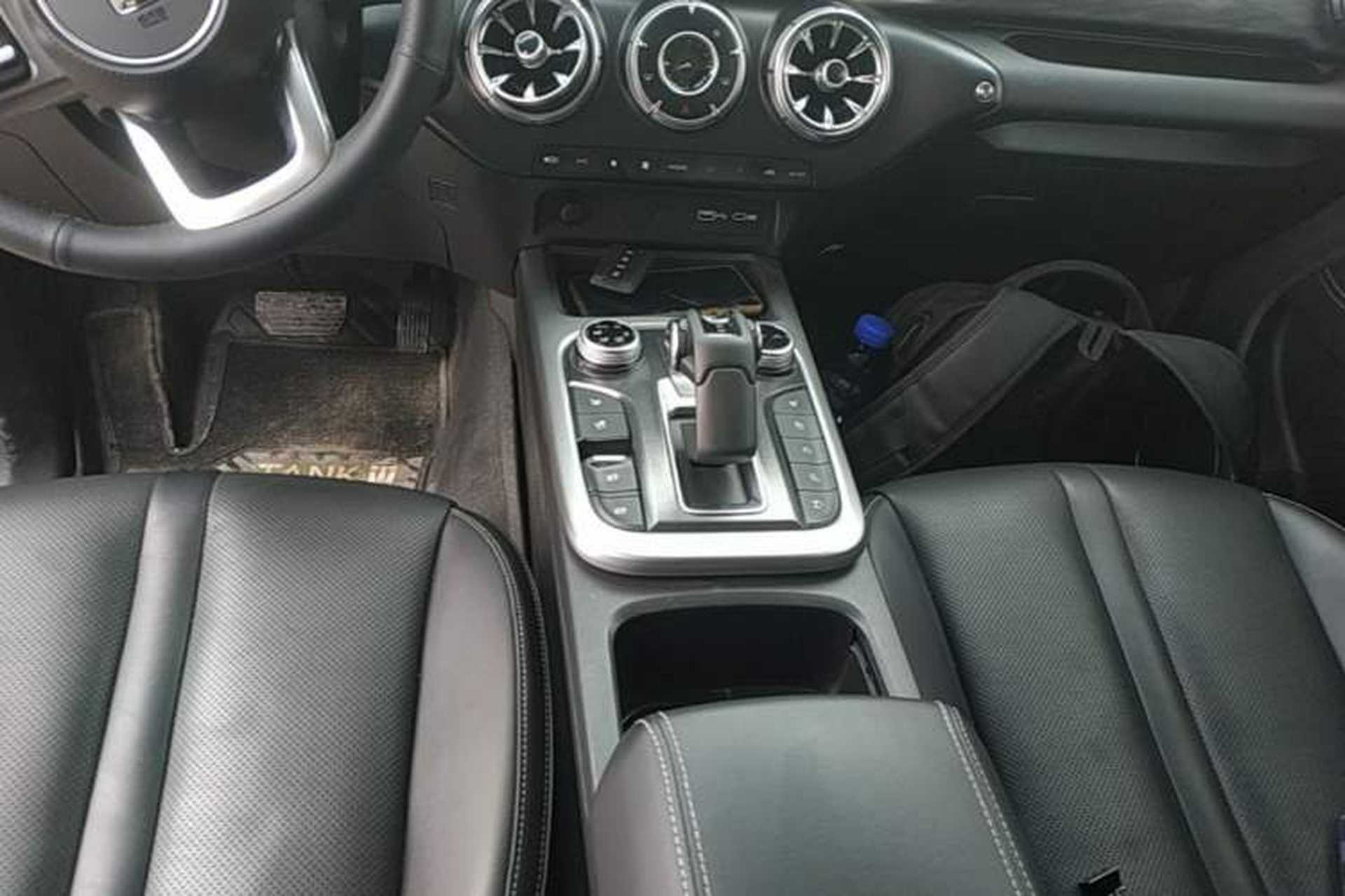 Used Tank 300 2023 City Edition 2.0T—Stylish as Ever Gear Lever