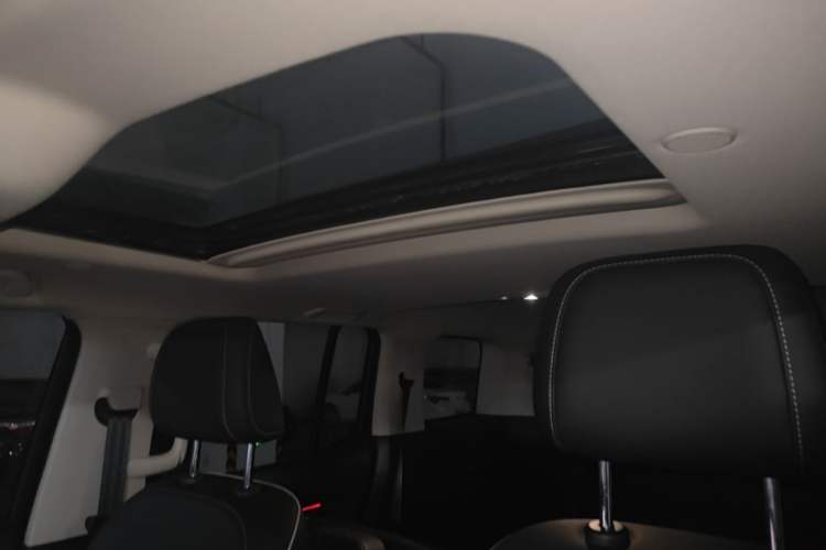 Used Tank 300 2023 City Edition 2.0T—Stylish as Ever Headliner
