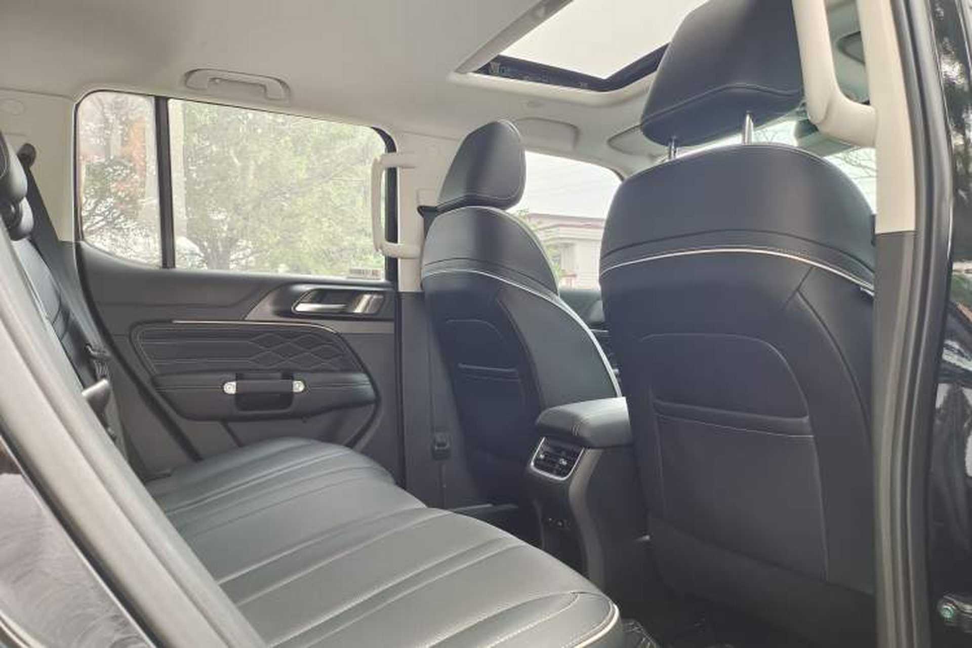 Used Tank 300 2023 City Edition 2.0T—Stylish as Ever Headliner