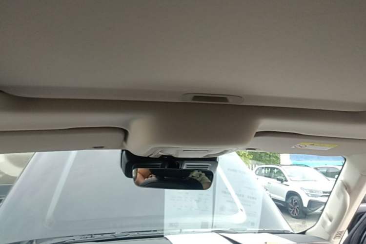 Used Tank 300 2023 City Edition 2.0T—Stylish as Ever Headliner