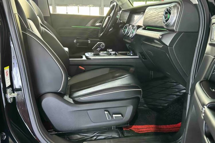 Used Tank 300 2023 City Edition 2.0T—Stylish as Ever Interior 11