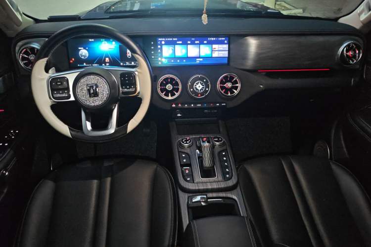 Used Tank 300 2023 City Edition 2.0T—Stylish as Ever Interior 2