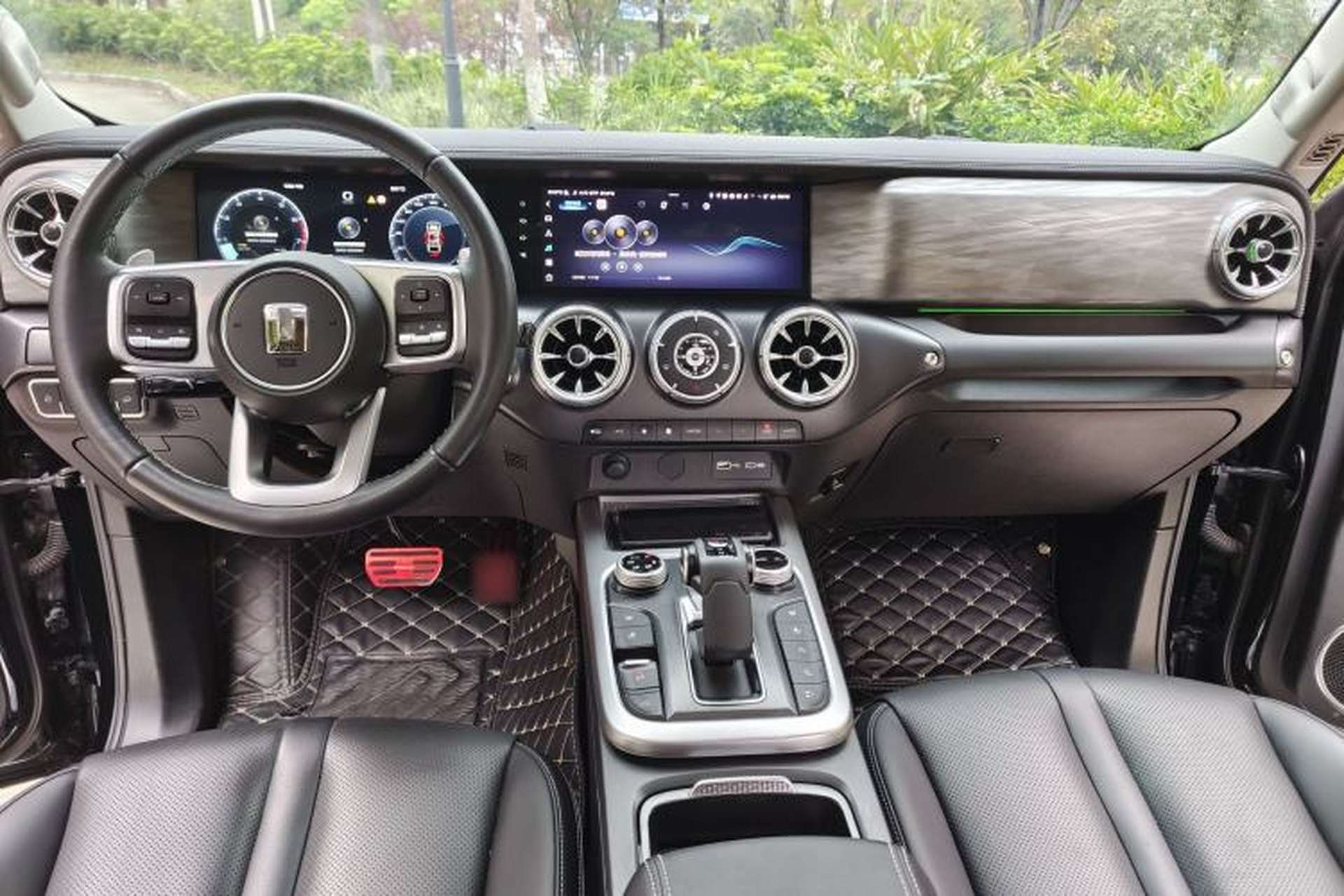 Used Tank 300 2023 City Edition 2.0T—Stylish as Ever Interior 3
