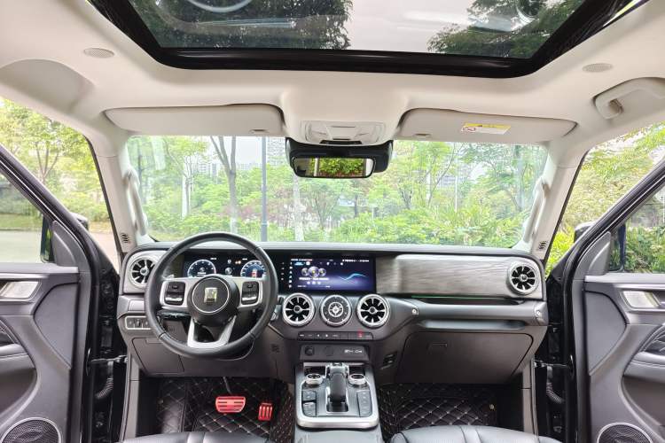 Used Tank 300 2023 City Edition 2.0T—Stylish as Ever Interior 4