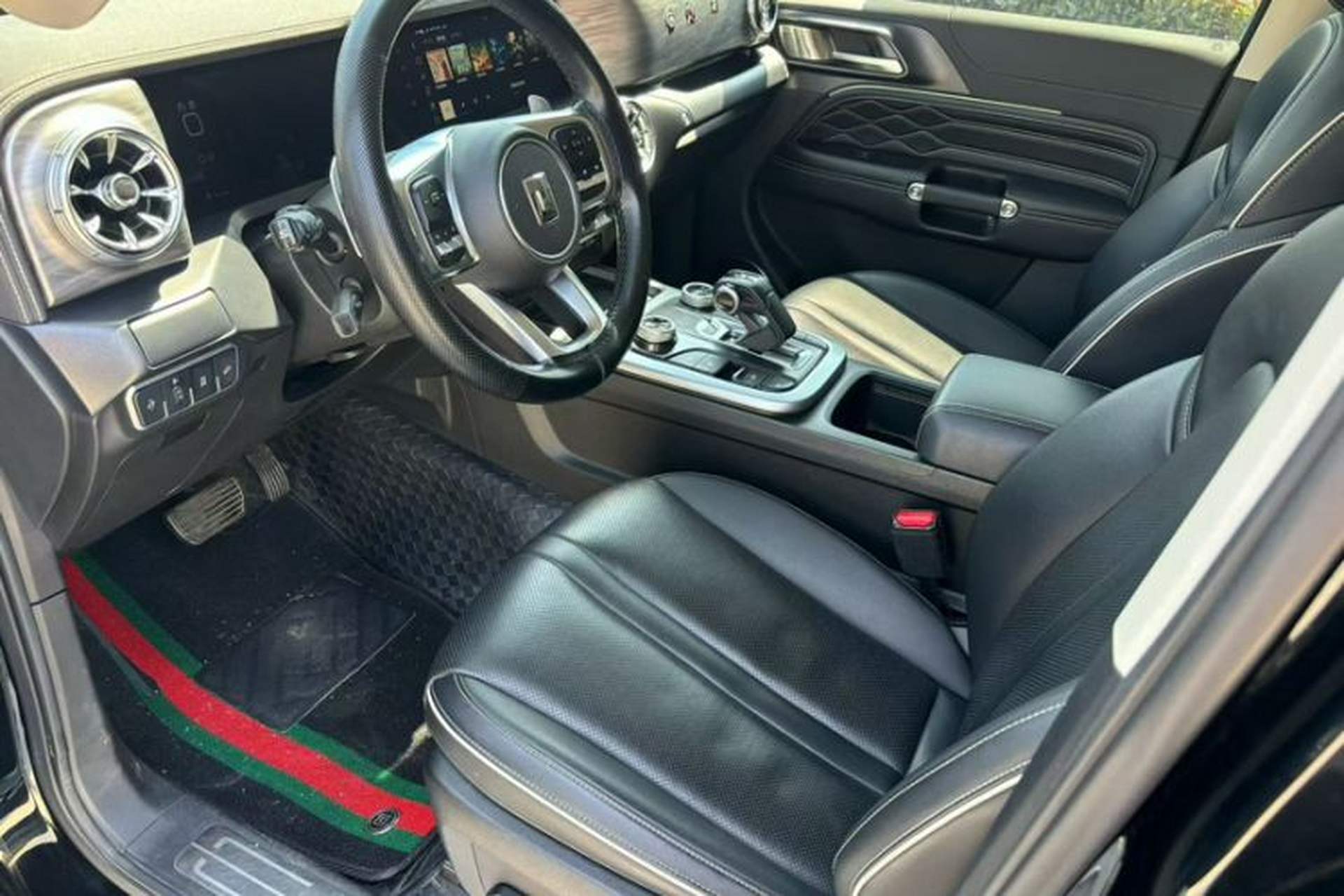 Used Tank 300 2023 City Edition 2.0T—Stylish as Ever Interior 4