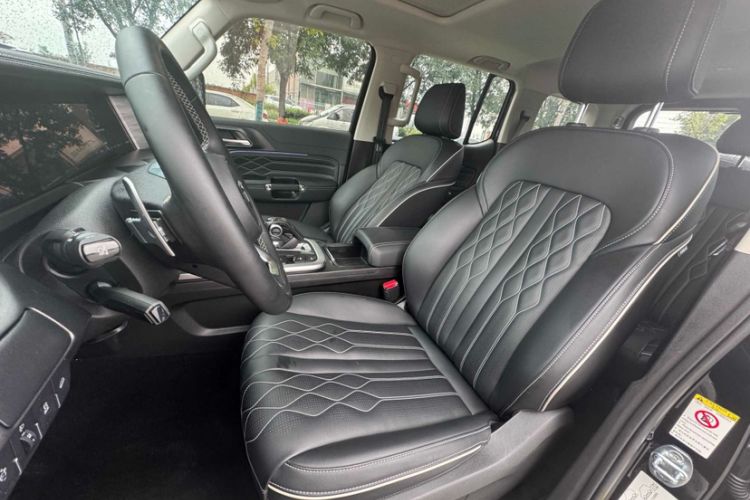 Used Tank 300 2023 Off-Road Edition 2.0T Challenger Interior 4