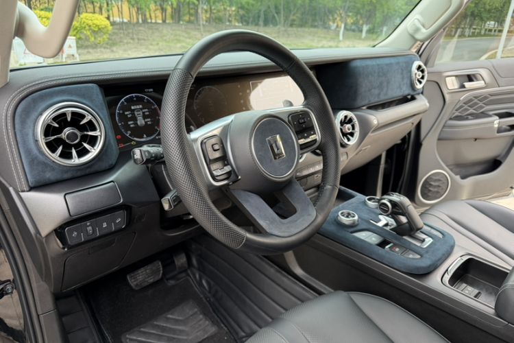 Used Tank 300 2023 City Edition 2.0T—Stylish as Ever Interior 5