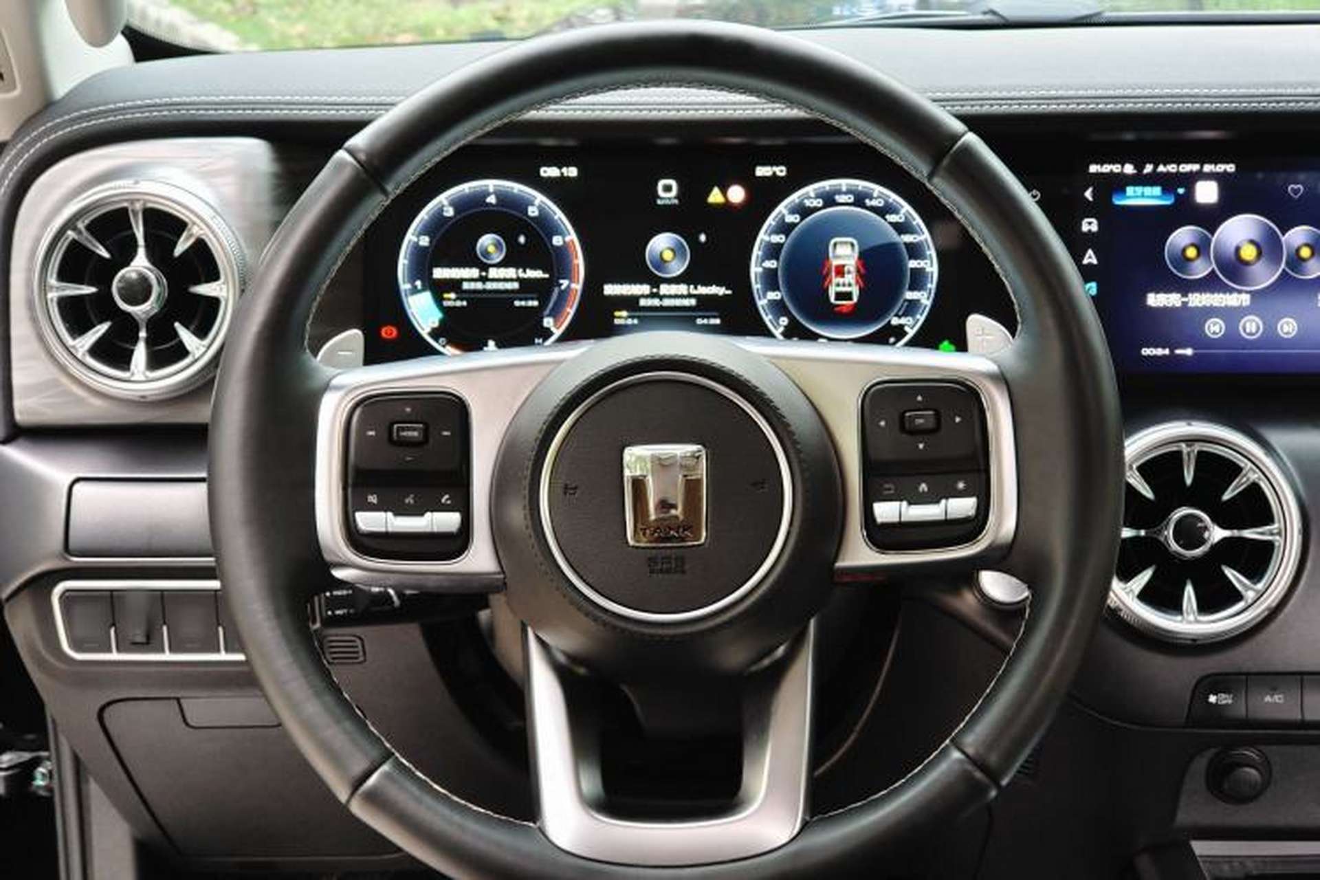 Used Tank 300 2023 City Edition 2.0T—Stylish as Ever Interior 5